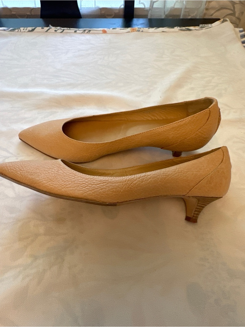 LLOYD Germany Women’s Lether Pump slip on pointed toe baige solid heel 8M EU 38 - Picture 3 of 7
